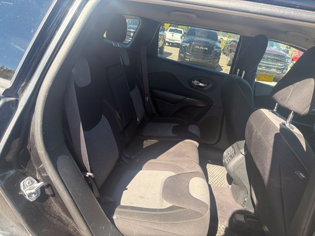 Used 2016 Jeep Cherokee Sport w/ Cold Weather Group AWD/4WD image 9
