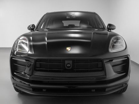 Used 2025 Porsche Macan image 15