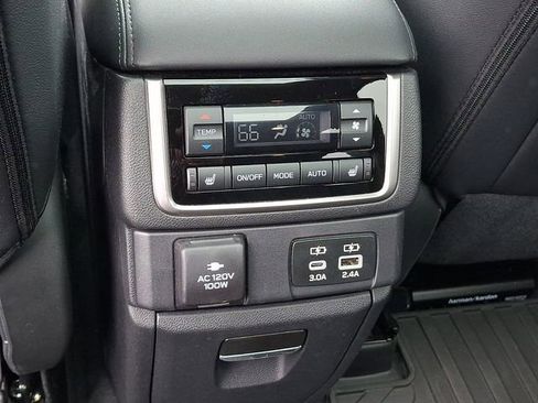 Used 2025 Subaru Ascent Bronze Edition w/ Onyx Package AWD/4WD image 12