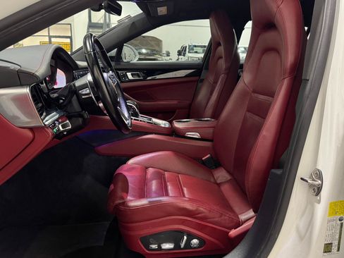 Used 2018 Porsche Panamera image 5