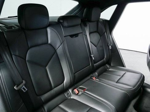 Certified 2026 Porsche Macan AWD/4WD image 20