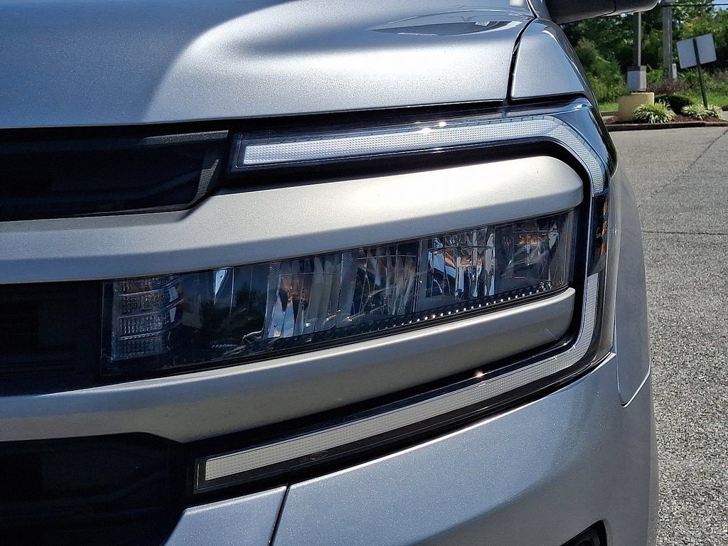 Used 2024 Ford Expedition XLT AWD/4WD image 9