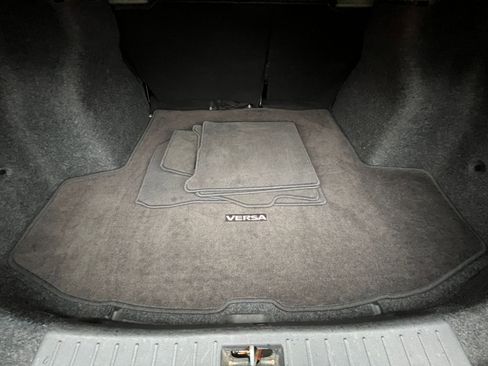 Used 2025 Nissan Versa SV image 31