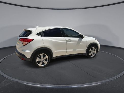 Used 2017 Honda HR-V EX image 9