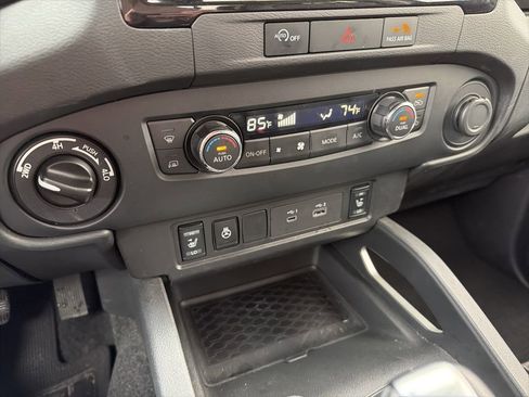 Used 2024 Nissan Frontier SL image 17