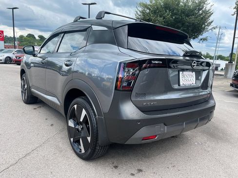 Used 2026 Nissan Kicks SR FWD image 2