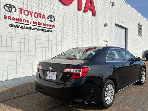 Used 2014 Toyota Camry LE image 5