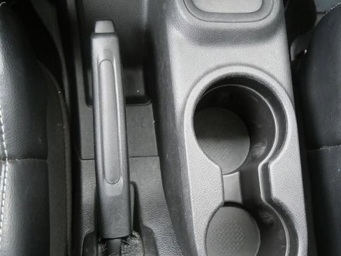 Used 2012 Jeep Wrangler Unlimited Rubicon w/ Connectivity Group image 14