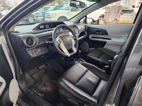Used 2014 Toyota Prius C Four image 11