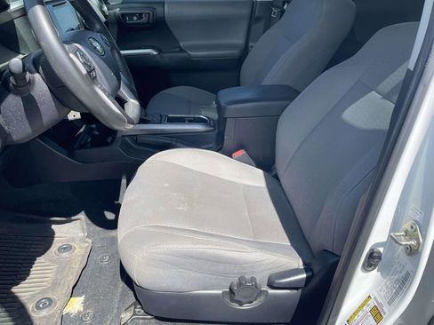 Used 2017 Toyota Tacoma SR5 w/ Tow Package image 13