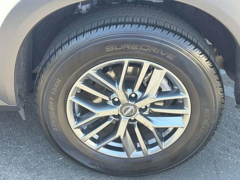 Certified 2024 Nissan Rogue S FWD image 7