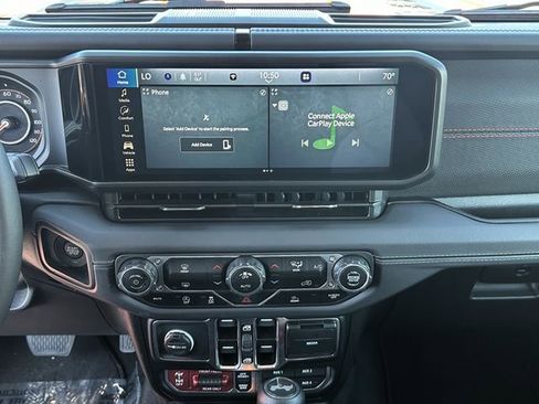 Used 2025 Jeep Wrangler Unlimited Rubicon AWD/4WD image 15