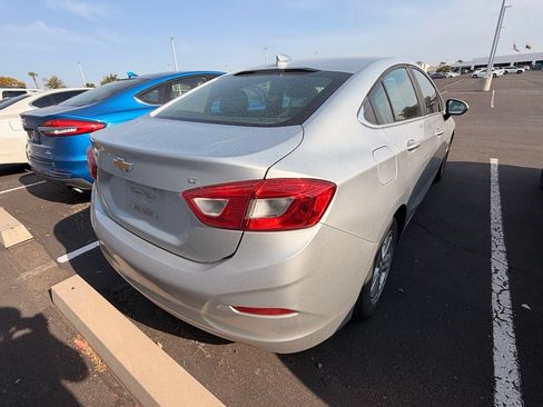 Used 2018 Chevrolet Cruze LT FWD image 5