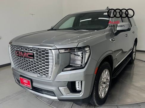 Used 2024 GMC Yukon Denali w/ Advanced Technology Package AWD/4WD image 3