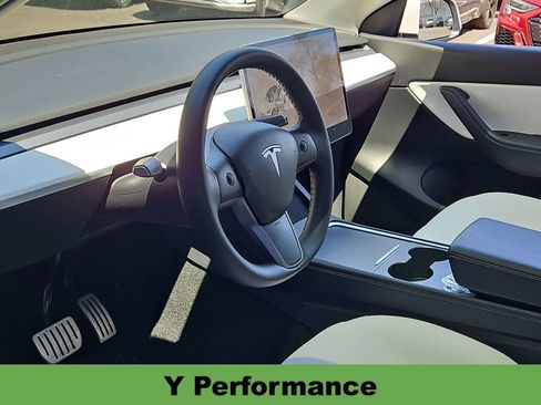 Used 2022 Tesla Model Y Performance AWD/4WD image 10