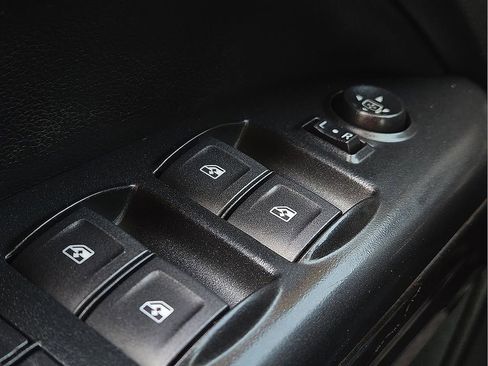 Used 2019 GMC Canyon SLE image 17