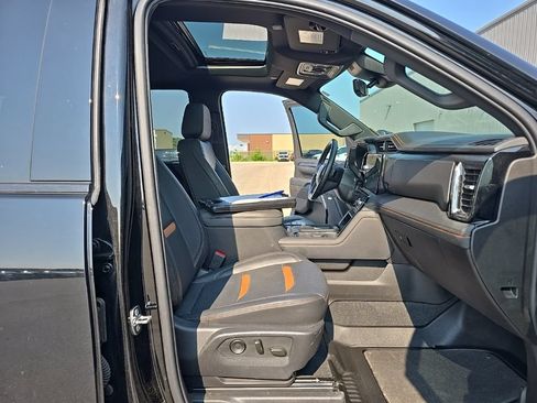 Used 2025 GMC Sierra 2500 AT4 w/ AT4 Premium Plus Package AWD/4WD image 19