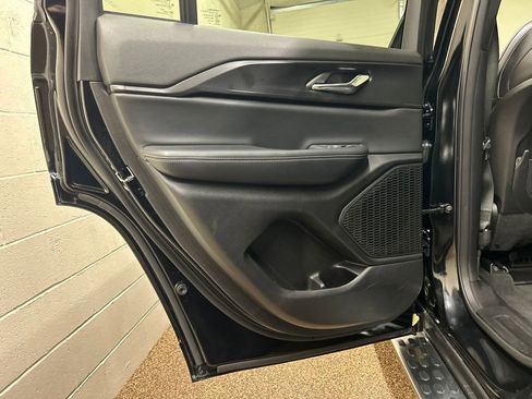 Used 2024 Jeep Grand Cherokee Altitude AWD/4WD image 12