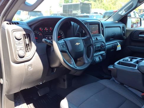 Used 2023 Chevrolet Silverado 1500 Custom AWD/4WD image 9