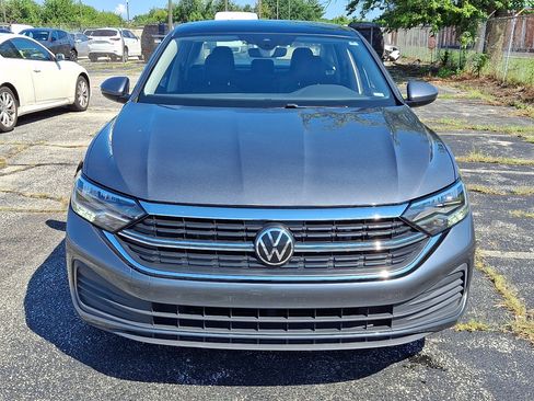 Used 2024 Volkswagen Jetta SE FWD image 8