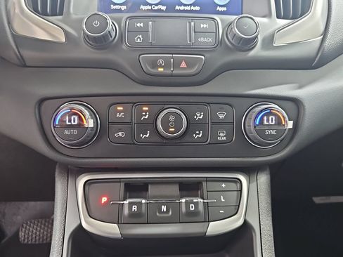Certified 2024 GMC Terrain SLT AWD/4WD image 28