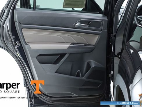 Used 2023 Volkswagen Atlas Cross Sport SE w/ Panoramic Sunroof Package image 17