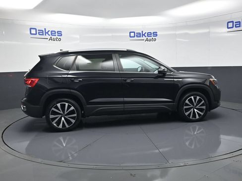 Used 2024 Volkswagen Taos SE FWD image 9