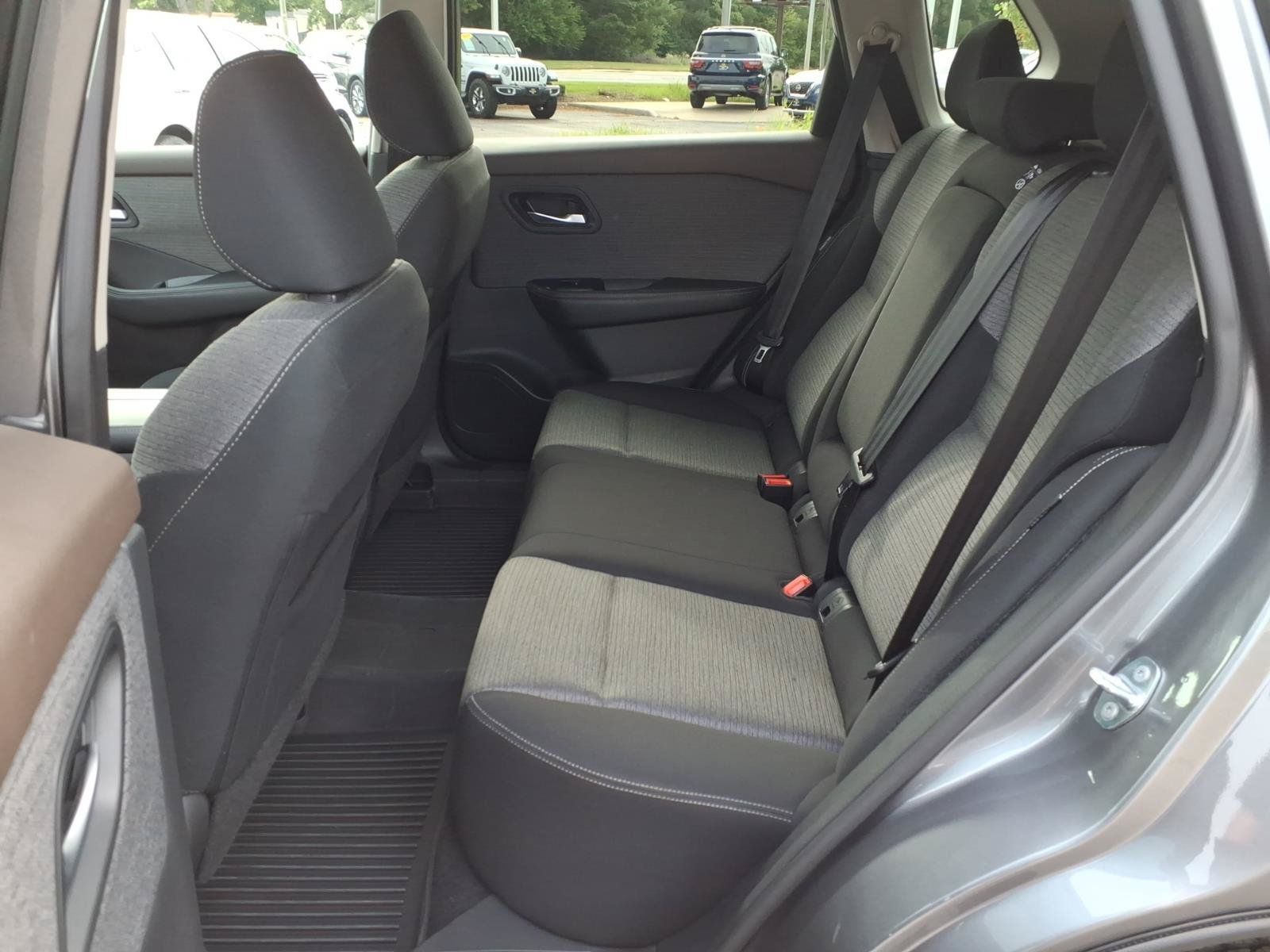 Used 2021 Nissan Rogue SV AWD/4WD image 6