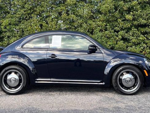 Used 2016 Volkswagen Beetle 1.8T Classic FWD image 9