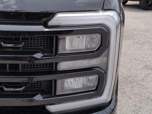 Used 2024 Ford F250 Lariat w/ Black Appearance Package AWD/4WD image 10