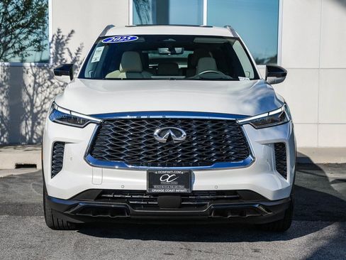 Certified 2025 INFINITI QX60 Luxe w/ Vision Package image 2