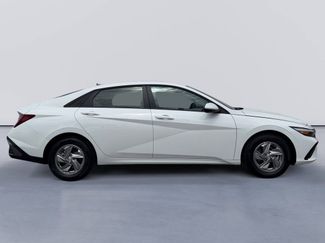 New 2026 Hyundai Elantra SE FWD video 2