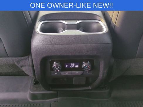 Used 2025 Chevrolet Traverse High Country image 27