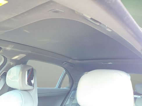 Used 2025 BMW 760i xDrive w/ Premium Package image 20