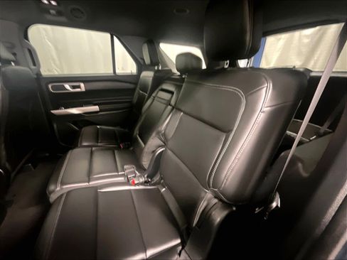 Used 2023 Ford Explorer XLT w/ Equipment Group 202A image 12