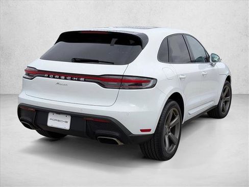 Certified 2025 Porsche Macan image 9
