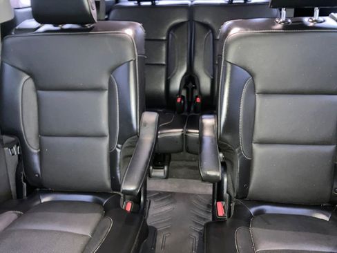 Used 2017 GMC Acadia SLT image 29