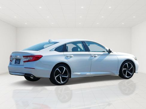 Used 2018 Honda Accord Sport image 3