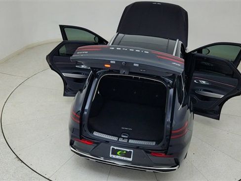 Used 2026 Genesis GV70 2.5T Select image 81