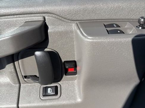 Used 2025 Chevrolet Express 3500 w/ Driver Convenience Package image 19