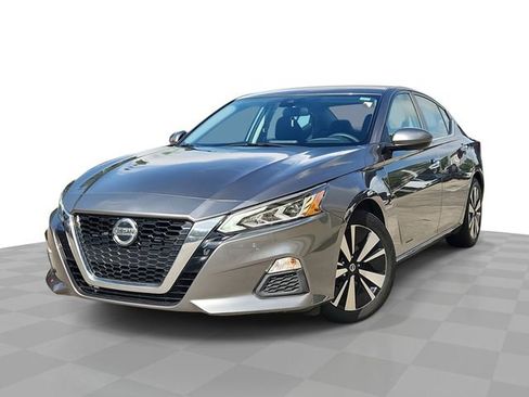 Used 2021 Nissan Altima 2.5 SV image 1