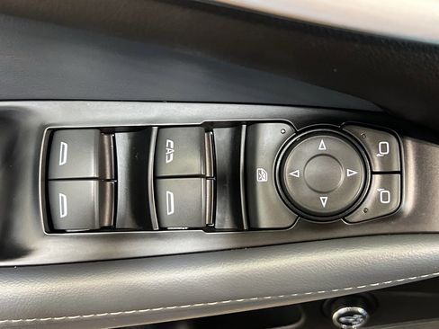 Used 2024 Buick Enclave Essence w/ Experience Buick Package AWD/4WD image 12
