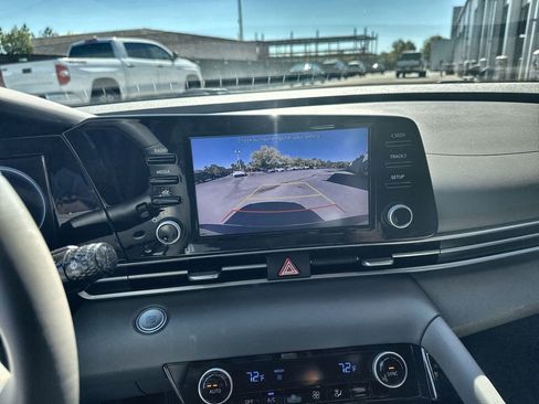 Used 2022 Hyundai Elantra SEL w/ Convenience + Premium Package image 25