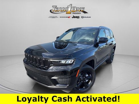 New 2025 Jeep Grand Cherokee Laredo image 4