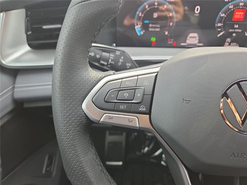 New 2026 Volkswagen Tiguan SE R-Line image 15