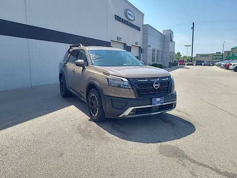 Used 2023 Nissan Pathfinder Rock Creek AWD/4WD image 11