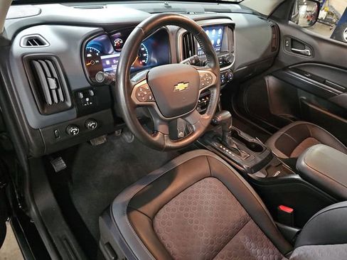 Used 2021 Chevrolet Colorado Z71 w/ Z71 Midnight Edition AWD/4WD image 11