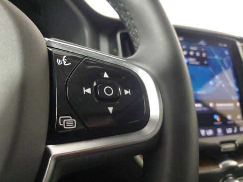 Certified 2024 Volvo XC60 B5 Plus w/ Protection Package Premier image 28