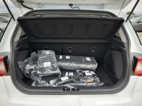 New 2026 Hyundai Venue SE image 20