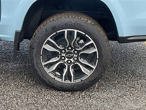 New 2025 Chevrolet Colorado Z71 image 9